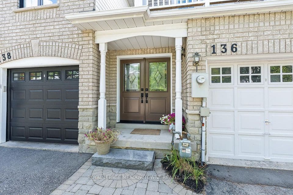 136 Dominion Gardens Drive, Halton Hills, ON L7G 6B6 – photo 2