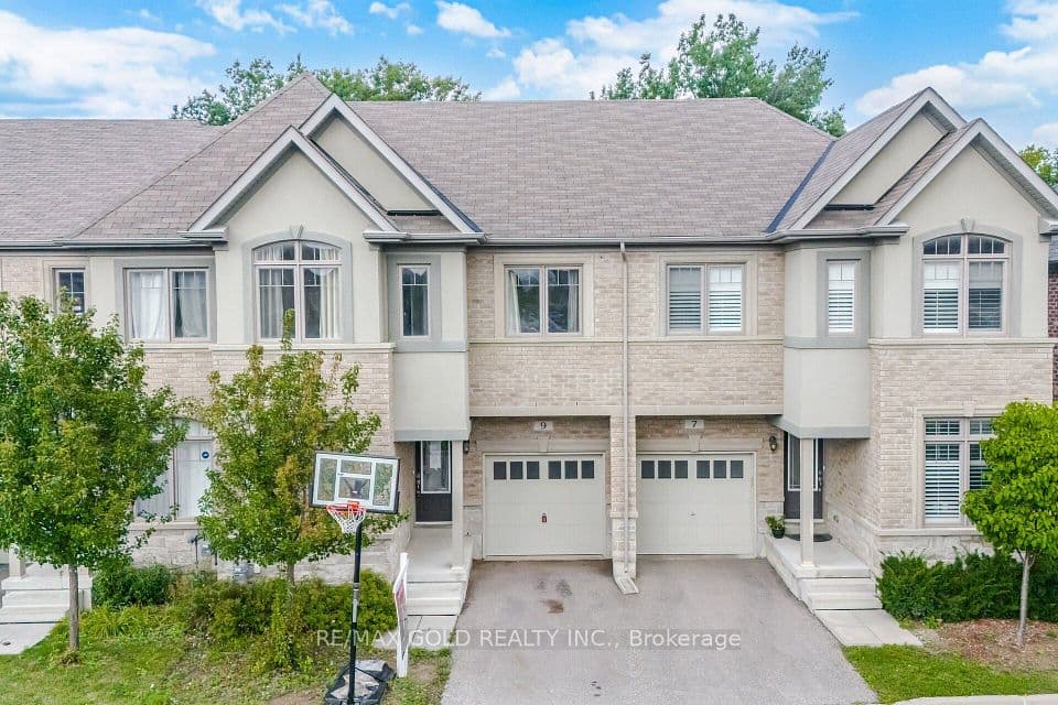 9 Oliana Way, Brampton, ON L6Y 6G8 – main photo