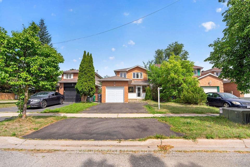 4 Summertime Court, Brampton, ON L6Z 2B4 – main photo