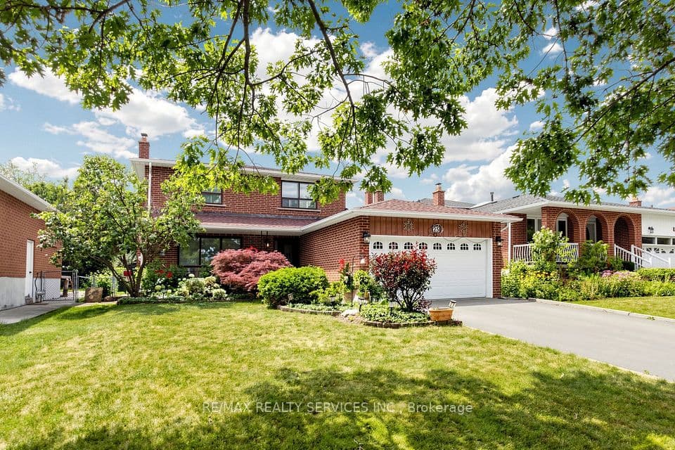25 Malcolm Crescent, Brampton, ON L6S 3C7 – photo 3