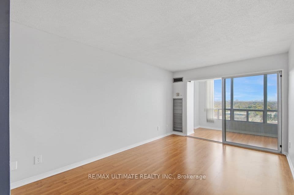 115 Hillcrest Avenue 1614, Mississauga, ON L5B 3Y9 – photo 2