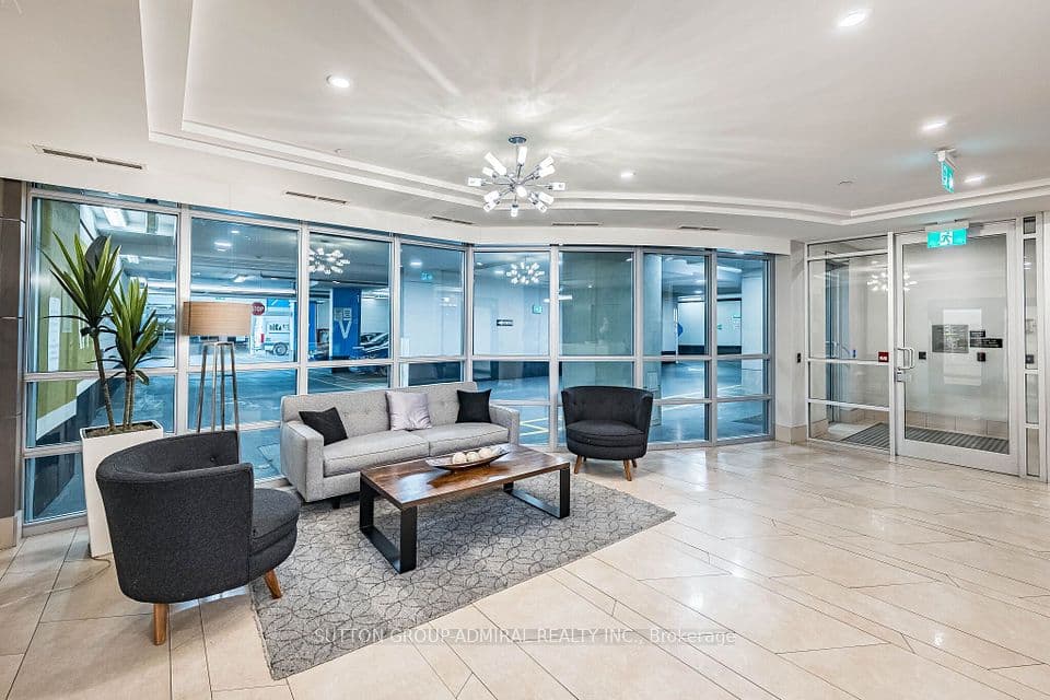 1900 Lake Shore Boulevard W 803, Toronto, ON M6S 1A4 – photo 2
