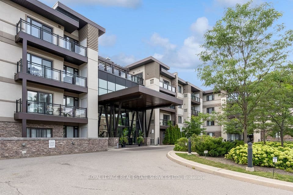 128 Garden Drive 203, Oakville, ON L6K 0H7 – main photo