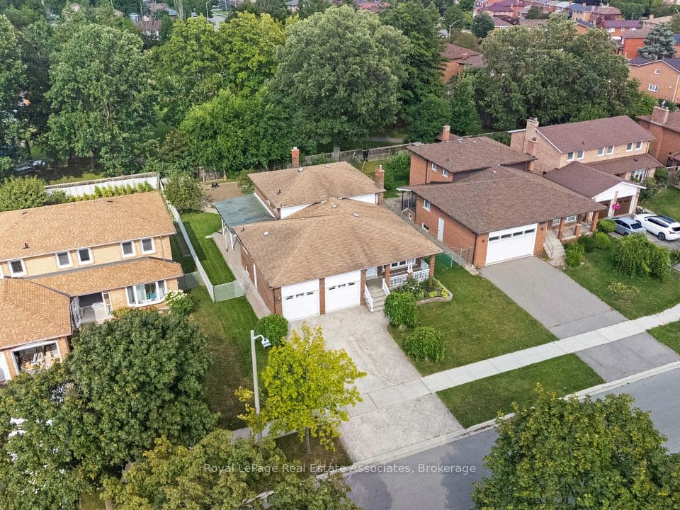2535 Privet Crescent, Mississauga, ON L5B 2S5 – photo 3