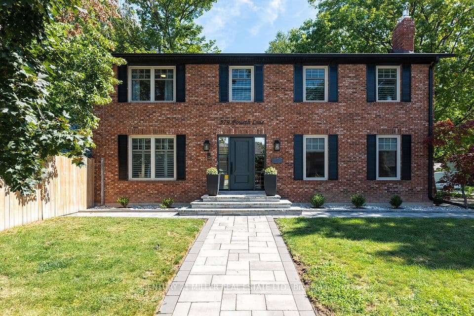 579 Fourth Line, Oakville, ON L6L 5B1 – main photo