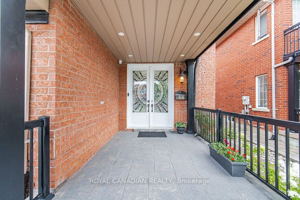 88 Olde Town Road, Brampton, ON L6X 4X9 – photo 3