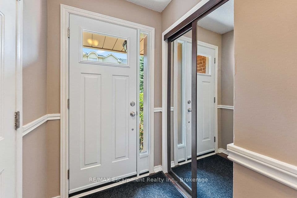 1500 Reeves Gate 1, Oakville, ON L6M 3J4 – photo 2
