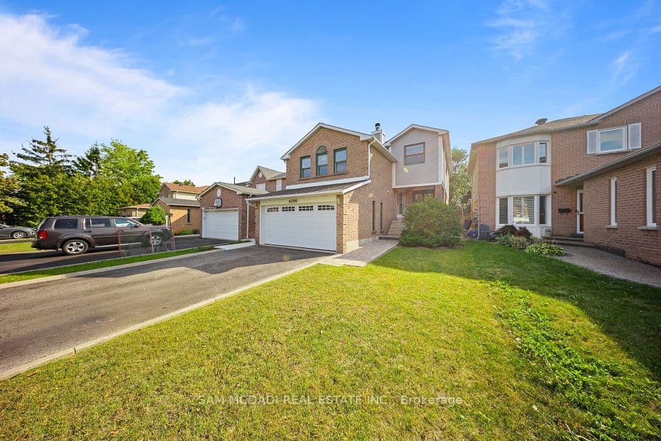 6200 Prairie Circle, Mississauga, ON L5N 5Y4 – main photo