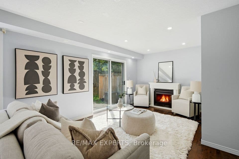 5910 Greensboro Drive 113, Mississauga, ON L5M 5Z6 – main photo