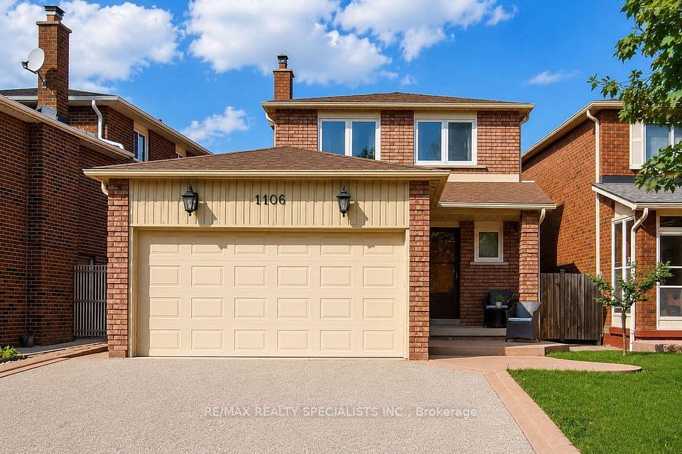 1106 Highgate Place, Mississauga, ON L4W 3H4 – photo 2