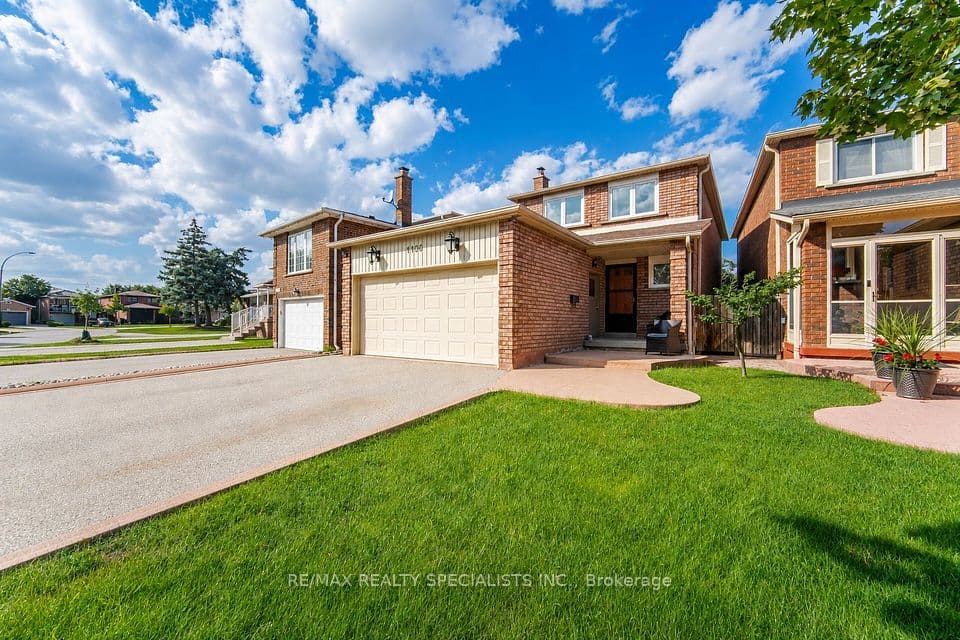 1106 Highgate Place, Mississauga, ON L4W 3H4 – main photo