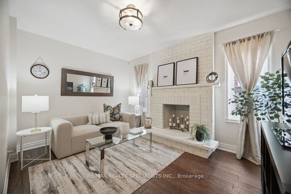 1106 Highgate Place, Mississauga, ON L4W 3H4 – photo 3