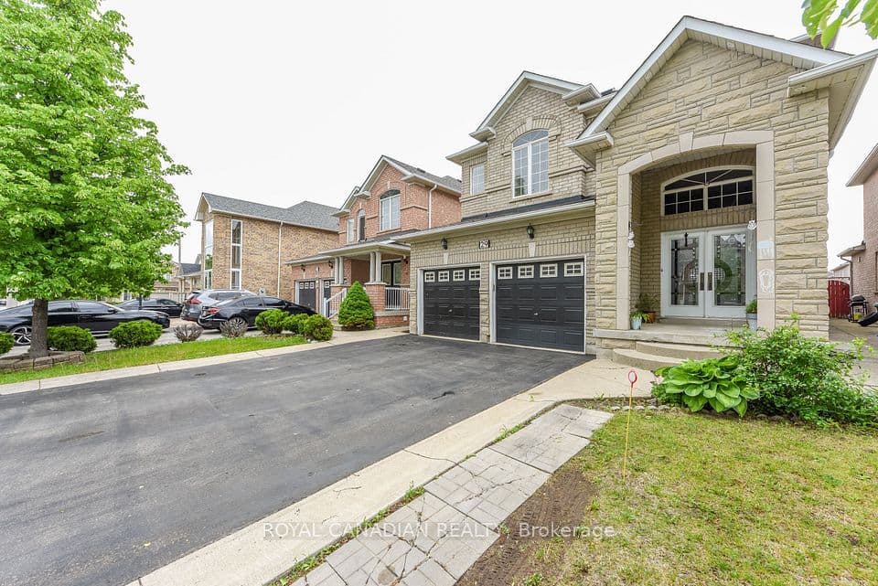 29 Dewside Drive, Brampton, ON L6R 3B7 – photo 2