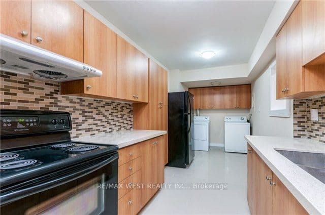 370 Dixon Road 102, Toronto, ON M9R 1T2 – main photo