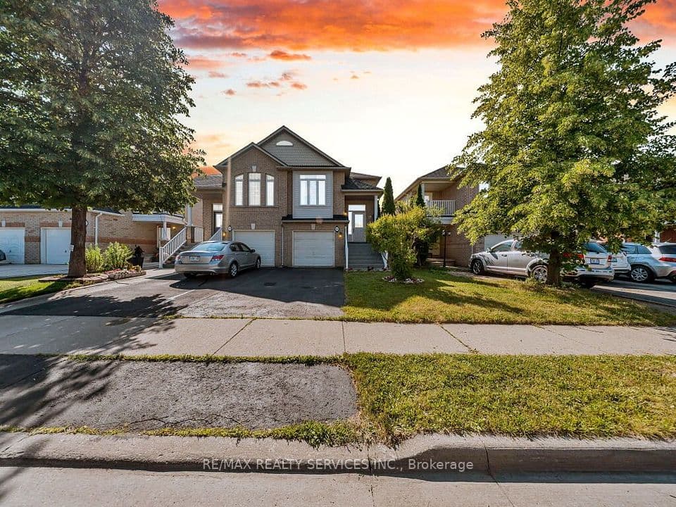 101 River Rock Crescent, Brampton, ON L7A 2W4 – main photo