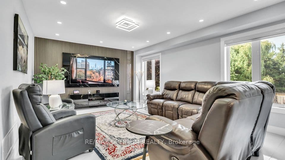 82 Penbridge Circle, Brampton, ON L7A 2R1 – main photo