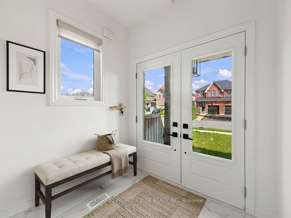 102 Cadillac Crescent, Brampton, ON L7A 3B4 – photo 2
