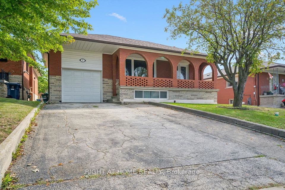 27 Jocada Road, Toronto, ON M6L 2J4 – photo 2