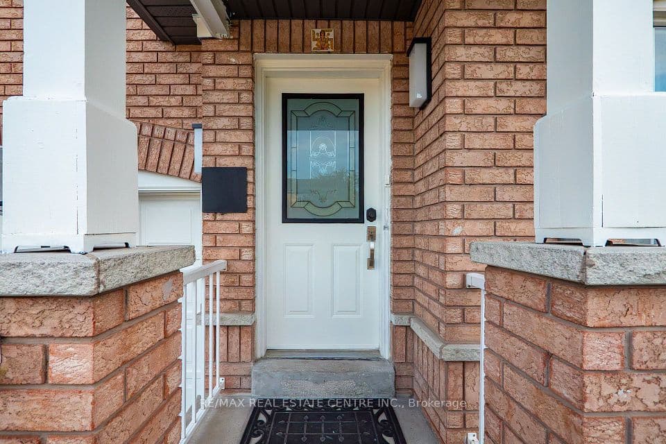 8 Flatlands Way, Brampton, ON L6R 2B5 – photo 2