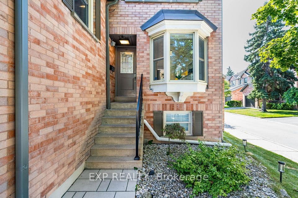 2915 Headon Forest Drive 44, Burlington, ON L7M 3Z6 – photo 2