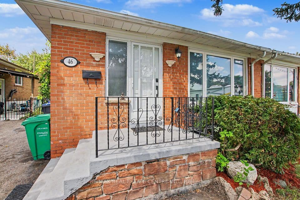 46 Northwood Drive, Brampton, ON L6X 2L2 – photo 3