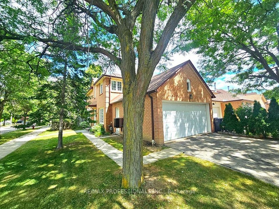 500 Silverthorne Crescent 1, Mississauga, ON L5R 1W3 – photo 2