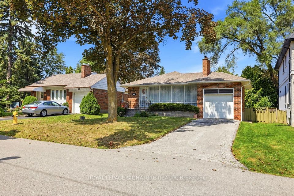 40 Kirk Bradden Road E, Toronto, ON M8Y 2E7 – main photo