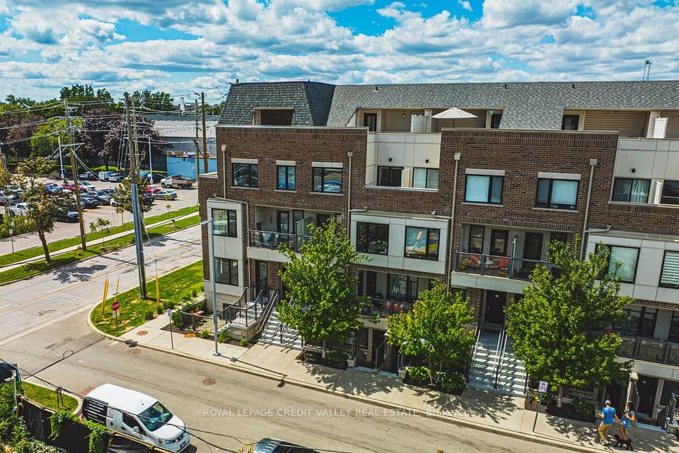 10 Drummond Street 505, Toronto, ON M8V 1Y8 – main photo
