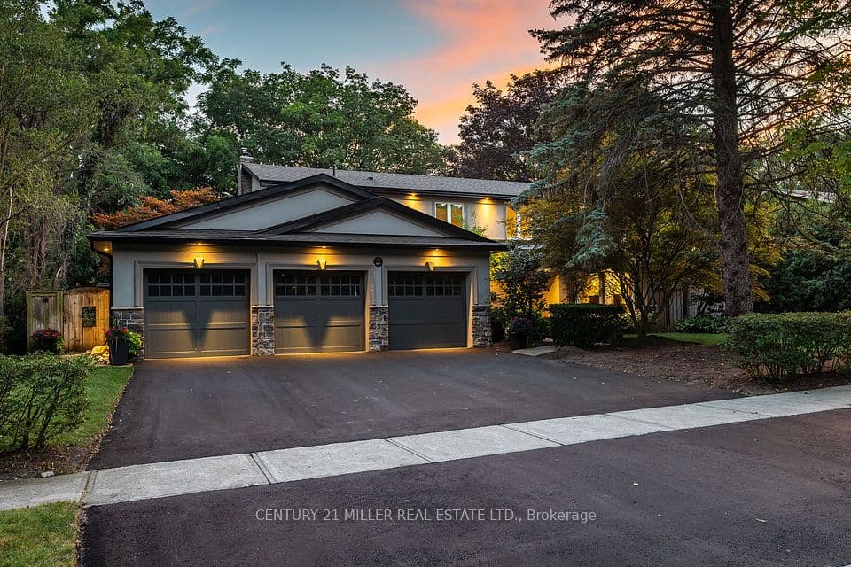 240 Colchester Drive, Oakville, ON L6J 5S5 – photo 3