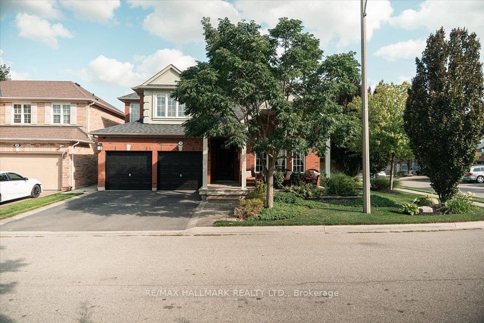 32 Redcastle Street, Brampton, ON L7A 1Y5 – main photo