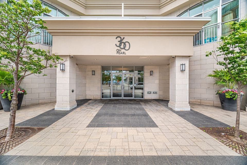 360 Pearl Street 303, Burlington, ON L7R 1E1 – photo 2