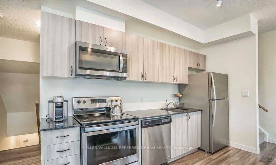 630 Rogers Road 25, Toronto, ON M6M 1C1 – photo 2