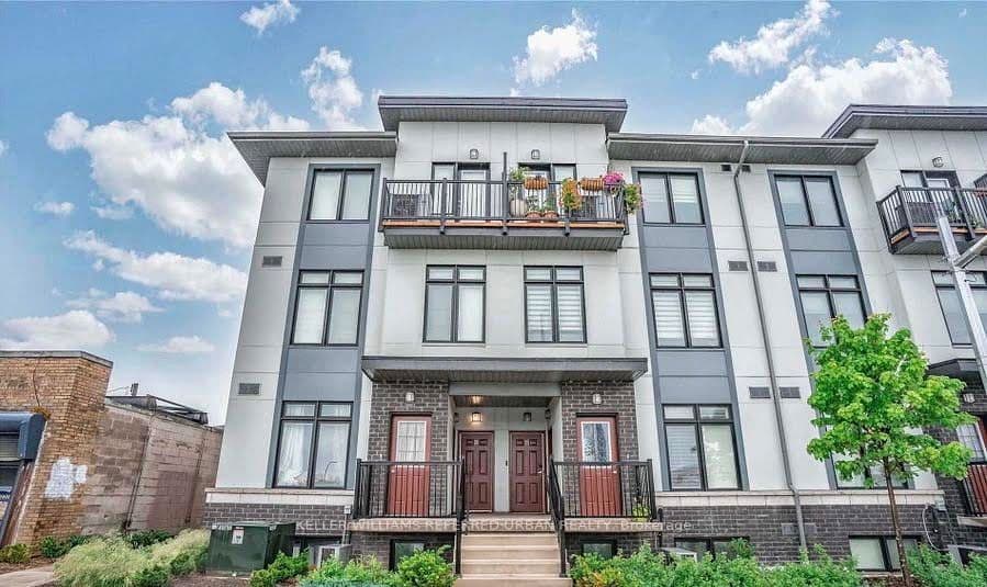 630 Rogers Road 25, Toronto, ON M6M 1C1 – main photo