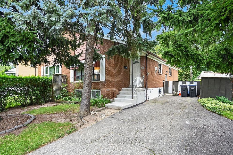 3239 QUEEN FREDERICA Drive, Mississauga, ON L4Y 2Z9 – main photo