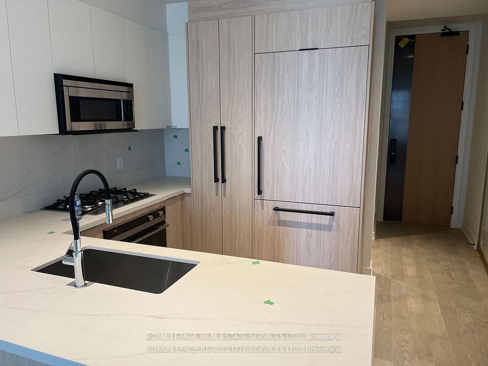123 Maurice Drive 313, Oakville, ON L6K 2W6 – photo 3