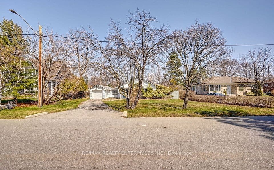 1235 Old River Road, Mississauga, ON L5G 3G2 – photo 2
