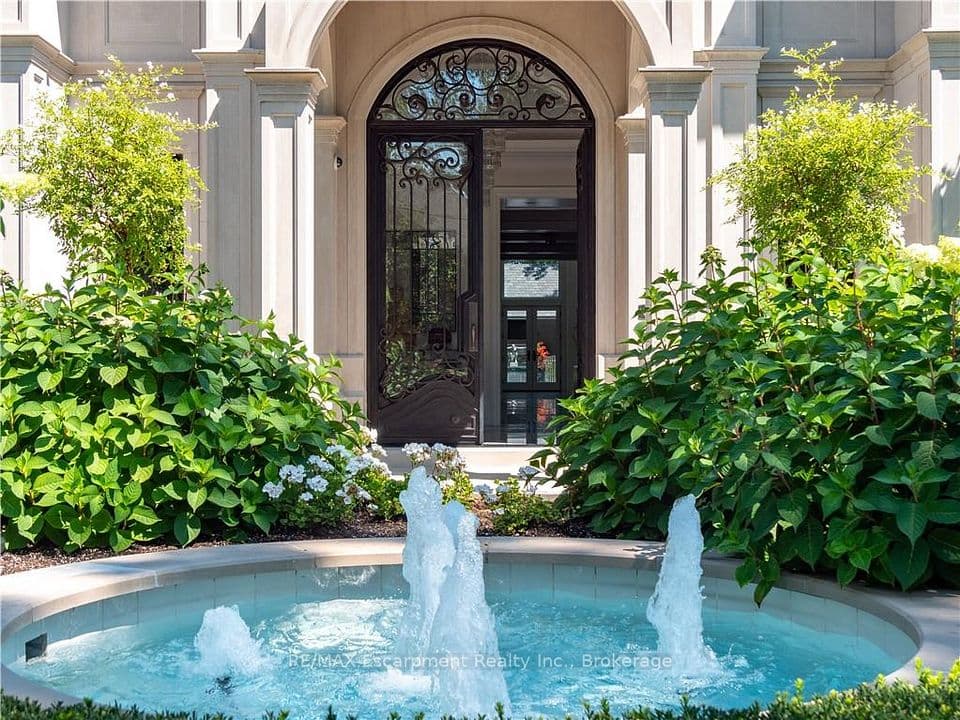 15 Chartwell Road, Oakville, ON L6J 3Z3 – photo 3