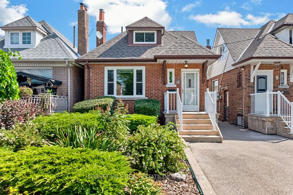 11 Yarrow Road, Toronto, ON M6M 4E2 – photo 2