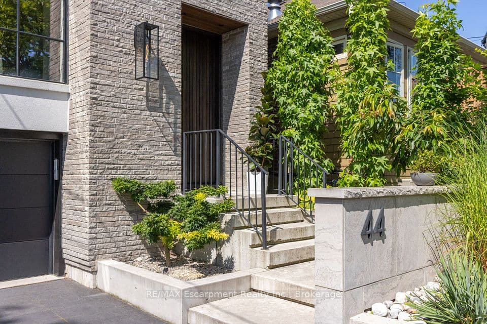 44 Thirteenth Street, Toronto, ON M8V 3H4 – photo 2