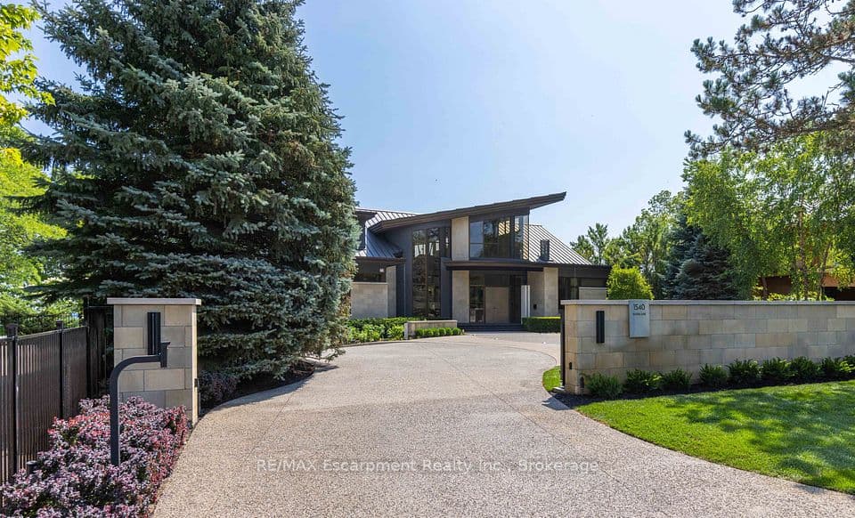 1540 WATERSEDGE Road, Mississauga, ON L5J 1A4 – photo 2