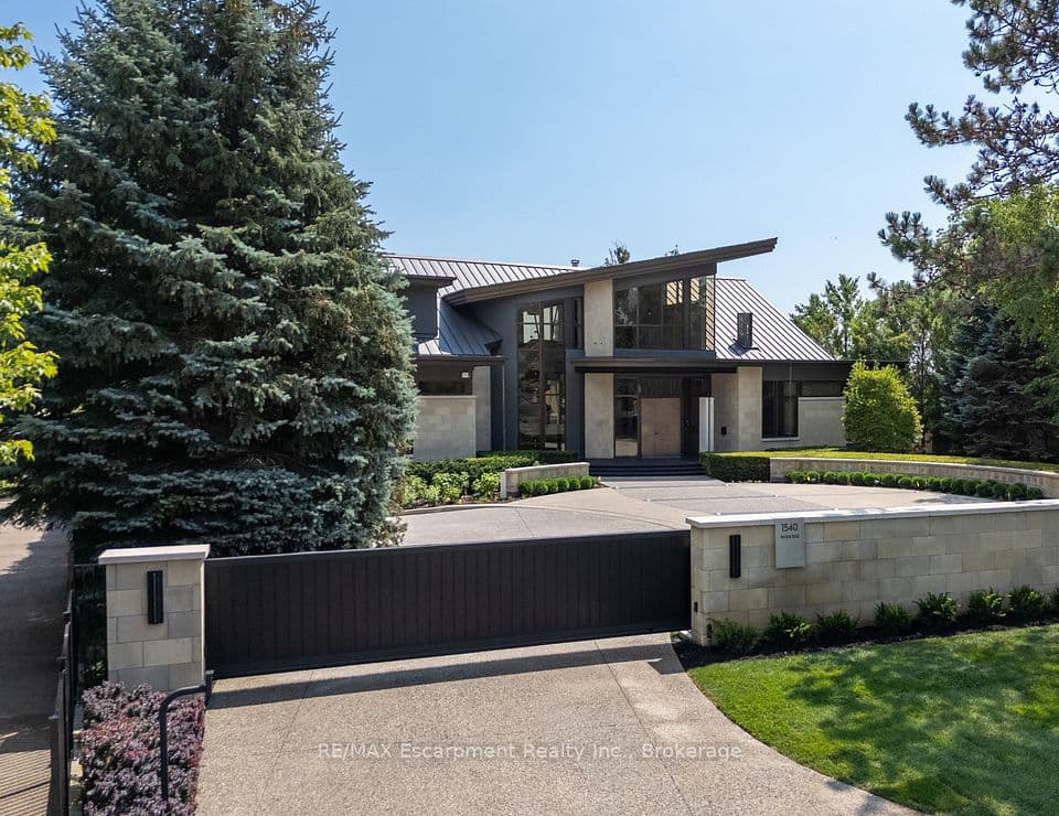 1540 WATERSEDGE Road, Mississauga, ON L5J 1A4 – main photo