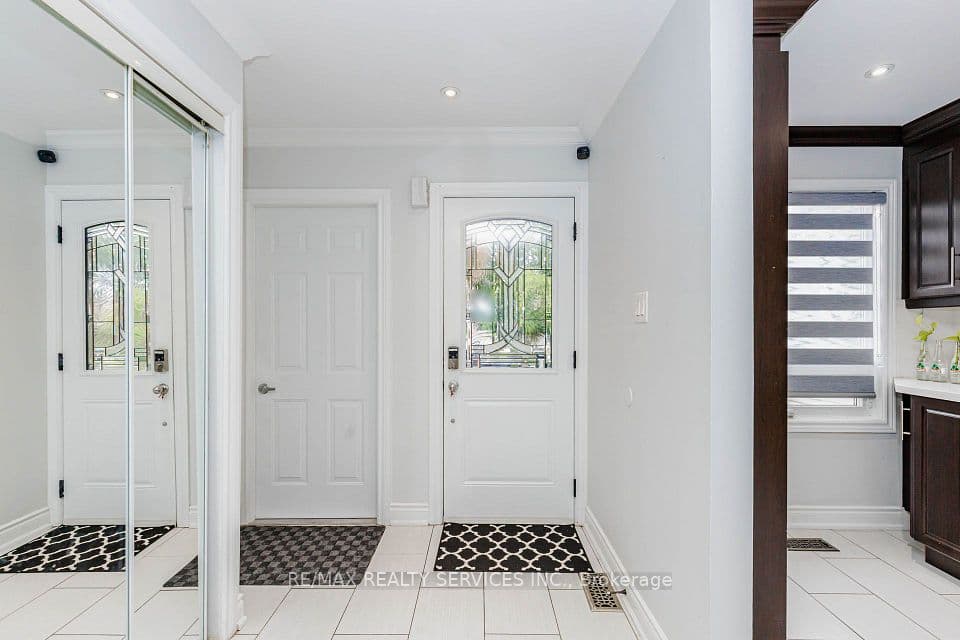 20 Murdoch Drive, Brampton, ON L6X 3Y2 – photo 3