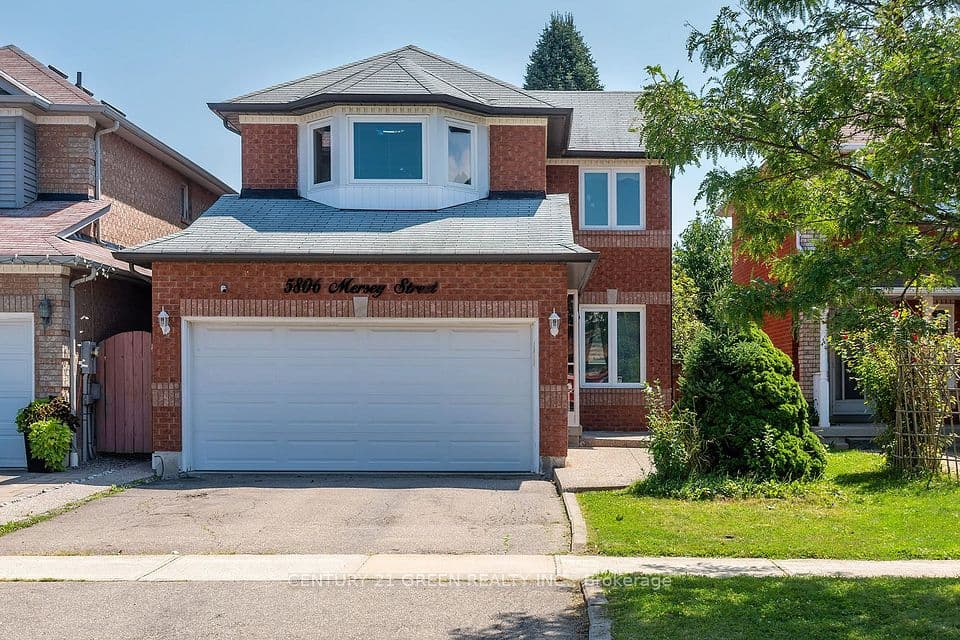 5806 Mersey Street, Mississauga, ON L5V 1V9 – photo 2