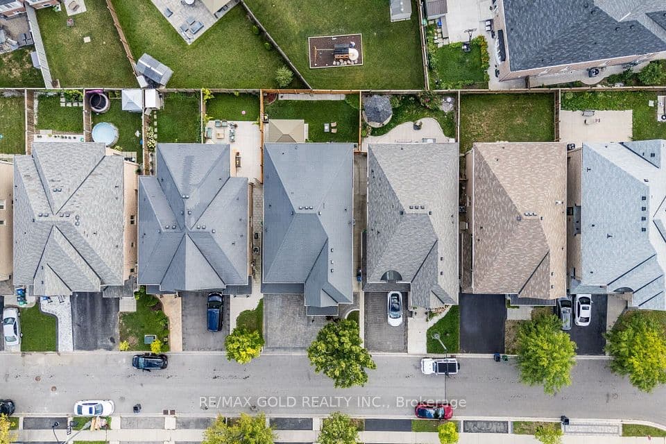 54 Orangeblossom Trail, Brampton, ON L6X 3B5 – photo 2