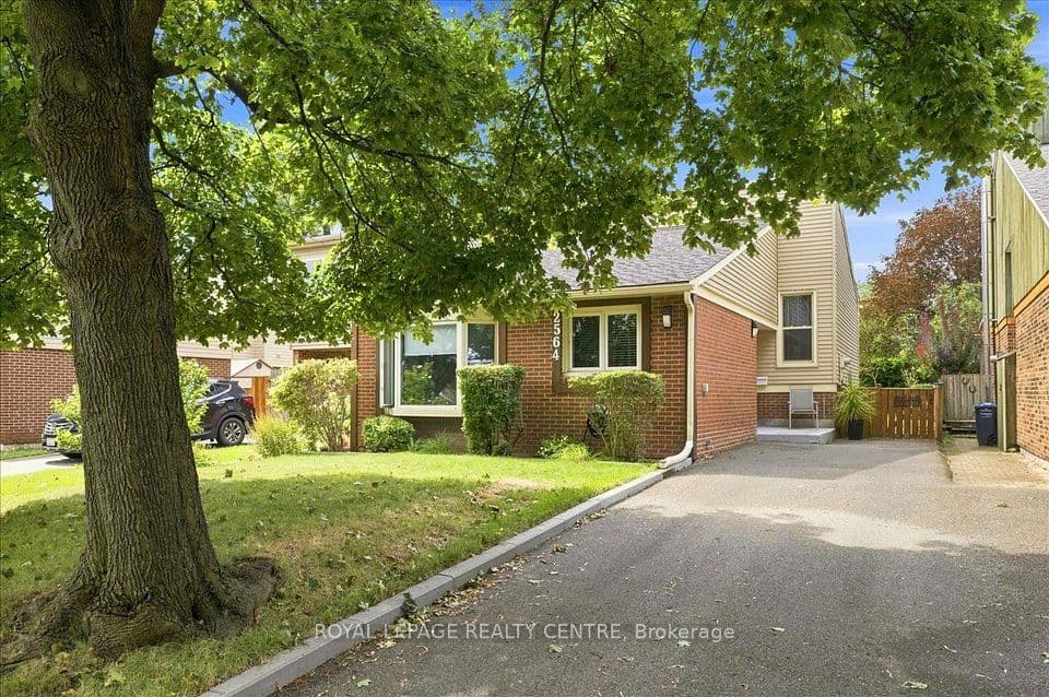 2564 Mainroyal Street, Mississauga, ON L5L 1C9 – photo 2