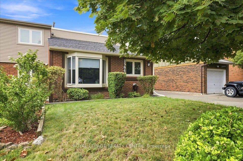 2564 Mainroyal Street, Mississauga, ON L5L 1C9 – main photo