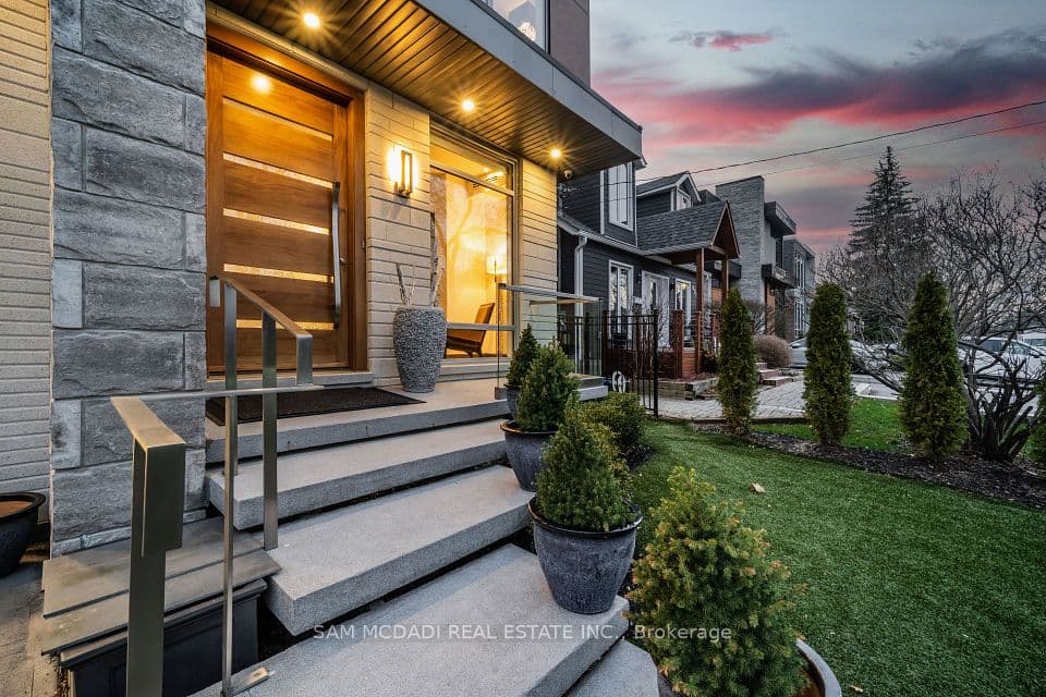 852 Goodwin Road, Mississauga, ON L5G 4J7 – photo 2
