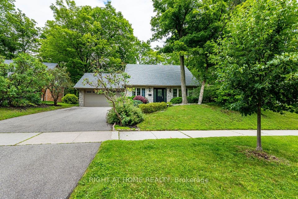 1941 Four Seasons Drive, Burlington, ON L7P 2Y3 – photo 2