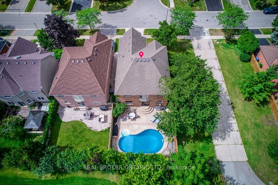 6781 Gracefield Drive, Mississauga, ON L5N 6T5 – photo 2