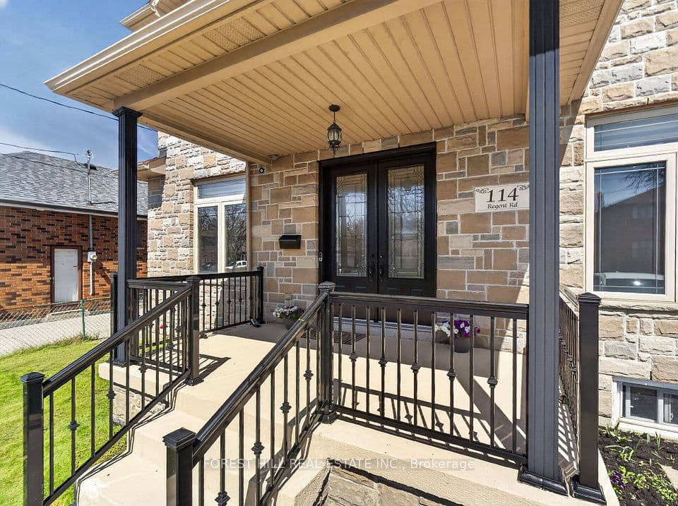 114 Regent Road, Toronto, ON M3K 1H4 – photo 2